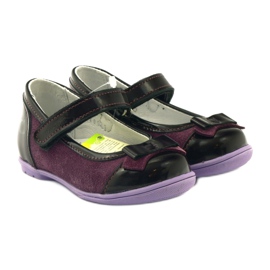 Burgundin nahkaballeriinit renbut -keulalla punainen 4