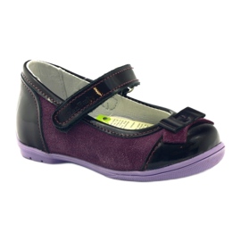 Burgundin nahkaballeriinit renbut -keulalla punainen 1