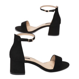 Vices 1601-38-musta 1