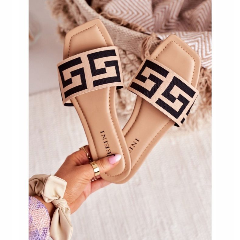 Naisten klassiset beigenväriset Melinda -tossut musta 1