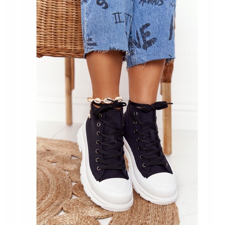 FB2 Naisten korkeat lenkkarit suurella pohjalla, musta Trissy 2