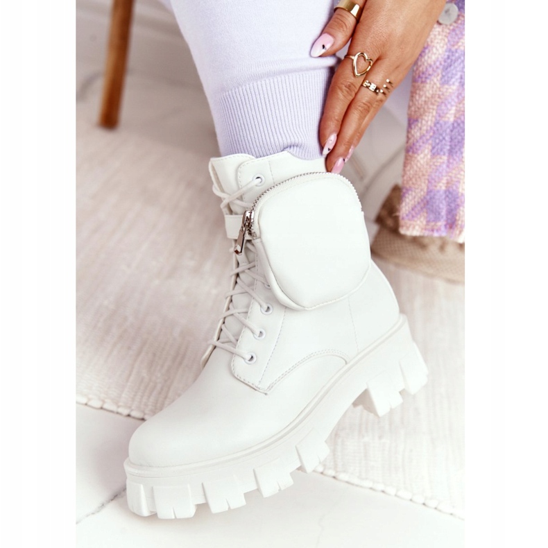 PS1 Saappaat työntekijät lavalla munuaisten kanssa valkoinen lauantai 2