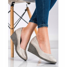 Goodin Kultaiset kiilapumput beige 1