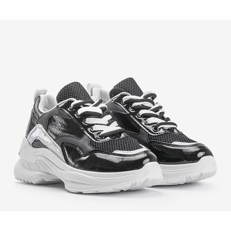 Mustat lenkkarit, joissa holografiset lisäosat Karlie 1