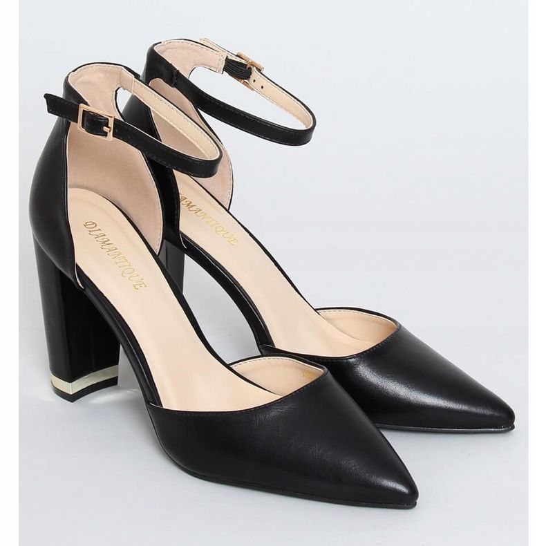 Pumput pylväässä musta X8077 musta 1