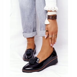 Tyylikkäät kengät kiilalla Vinceza 10580 lakattu musta 1