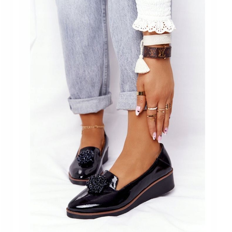 Tyylikkäät kengät kiilalla Vinceza 10580 lakattu musta 1