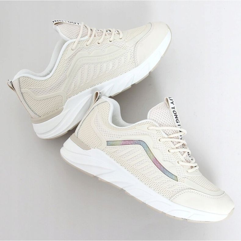 Beige urheilukengät naisille J143 Beige 1