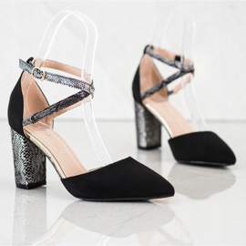 S. BARSKI Tyylikkäät pumput pilarilla musta 1