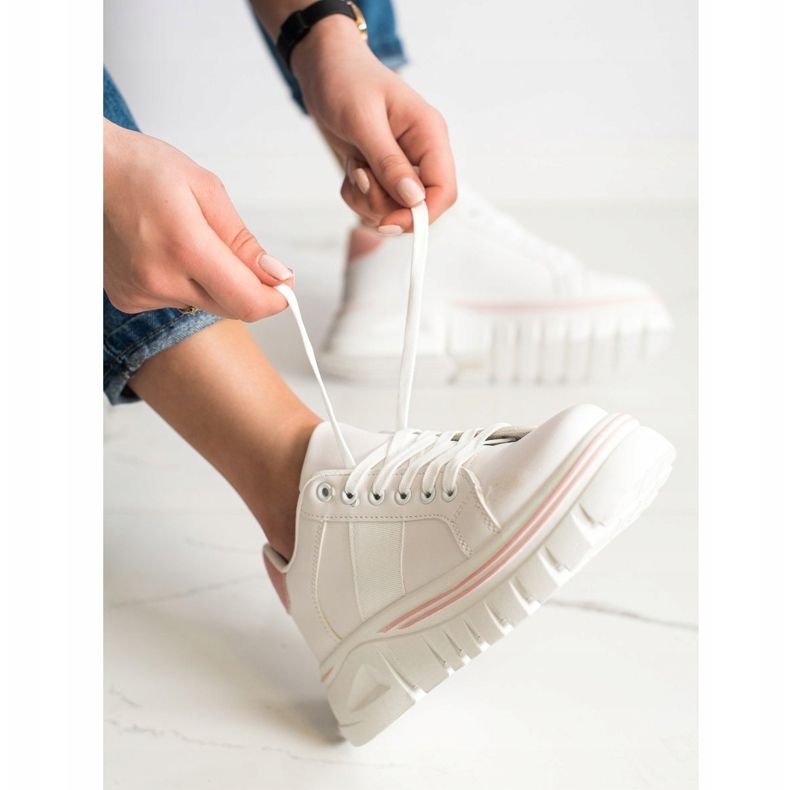 SHELOVET Valkoiset lenkkarit lavalla valkoinen 2