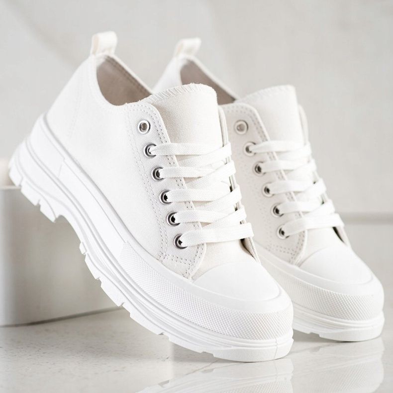 SHELOVET Valkoiset lenkkarit lavalla valkoinen 1