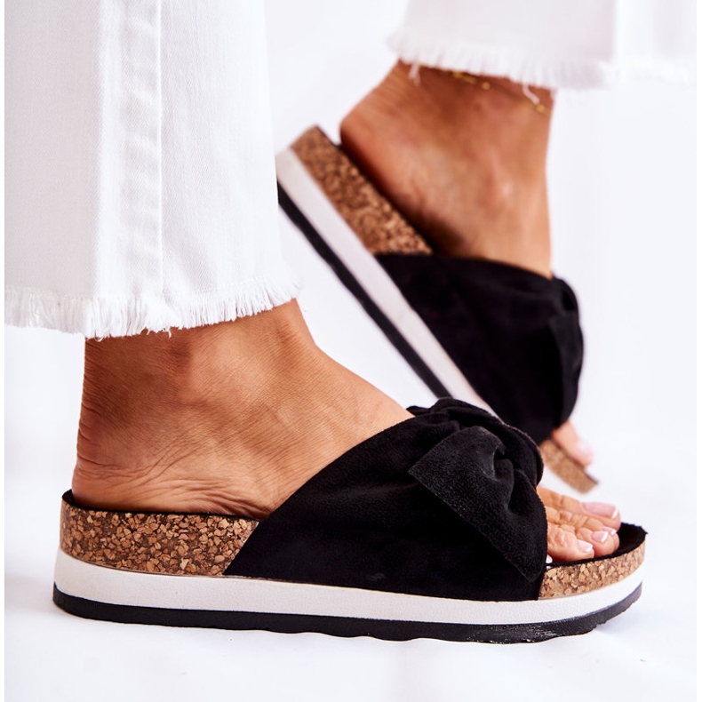 PS1 Mustat tossut niin mukavalla alustalla 1