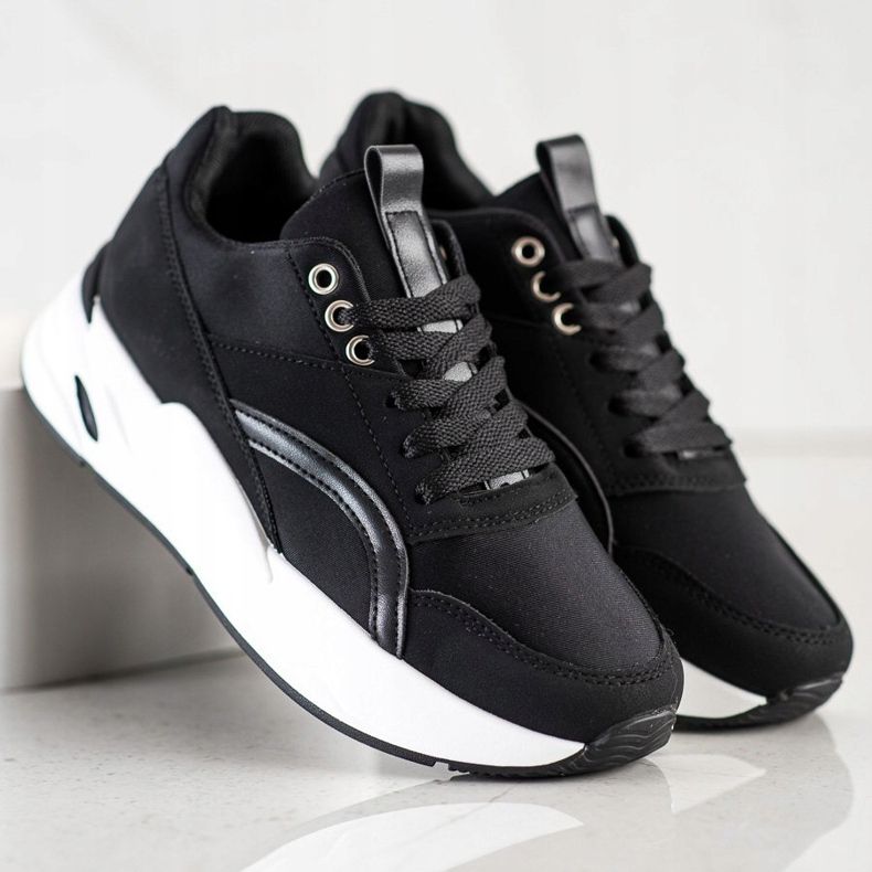 SHELOVET Klassiset lenkkarit alustalla musta 1