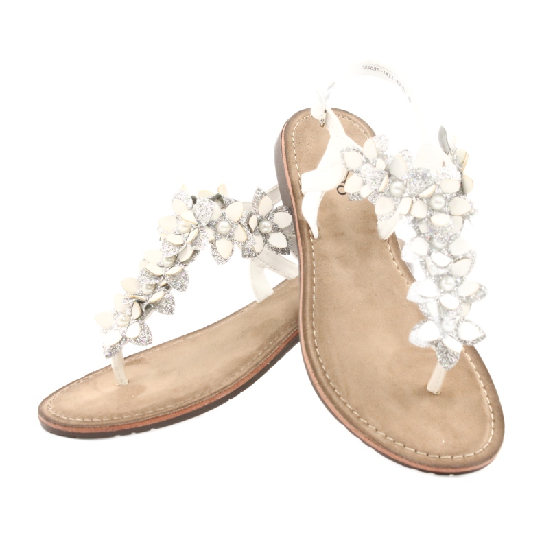 Evento Naisten sandaalit helmillä 20SD35-1811 valkoinen hopea 2