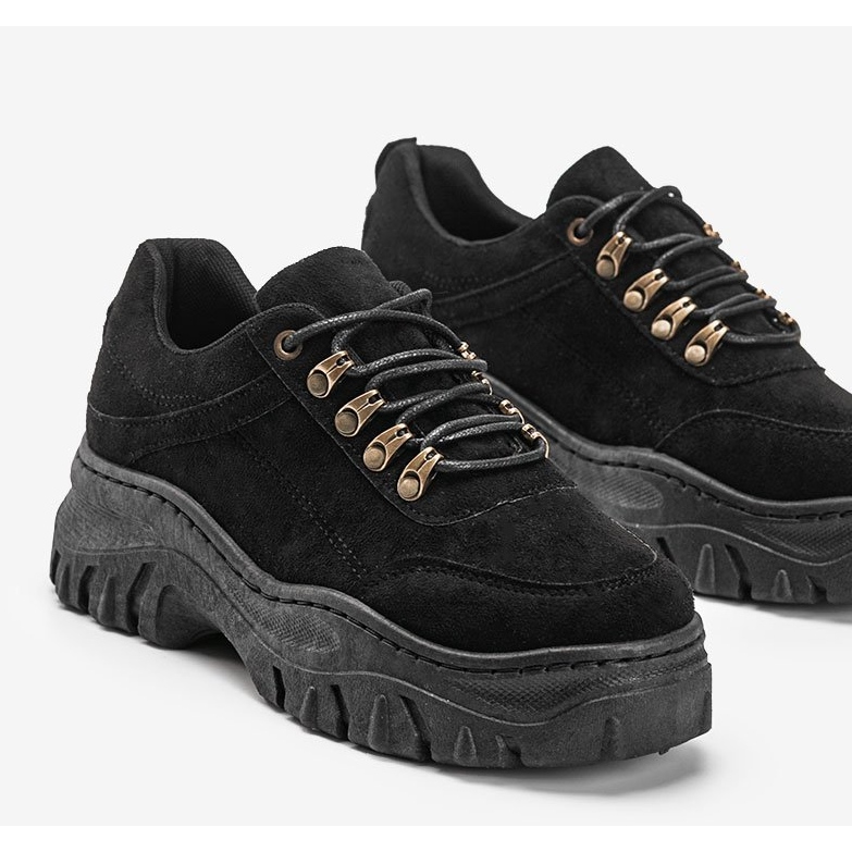 Mustat lenkkarit paksulla Cecilia -pohjalla 2