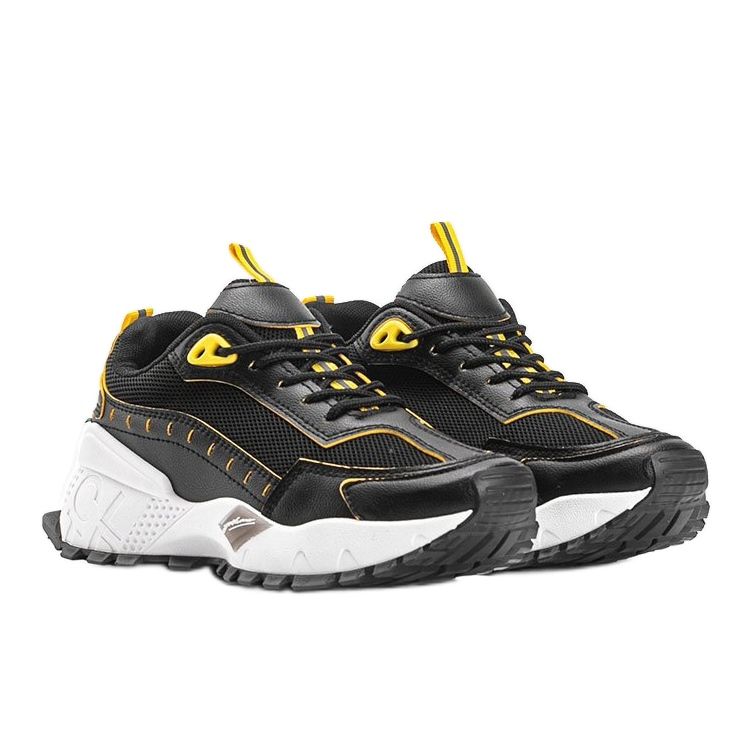 Erickan mustat urheilutossut 1