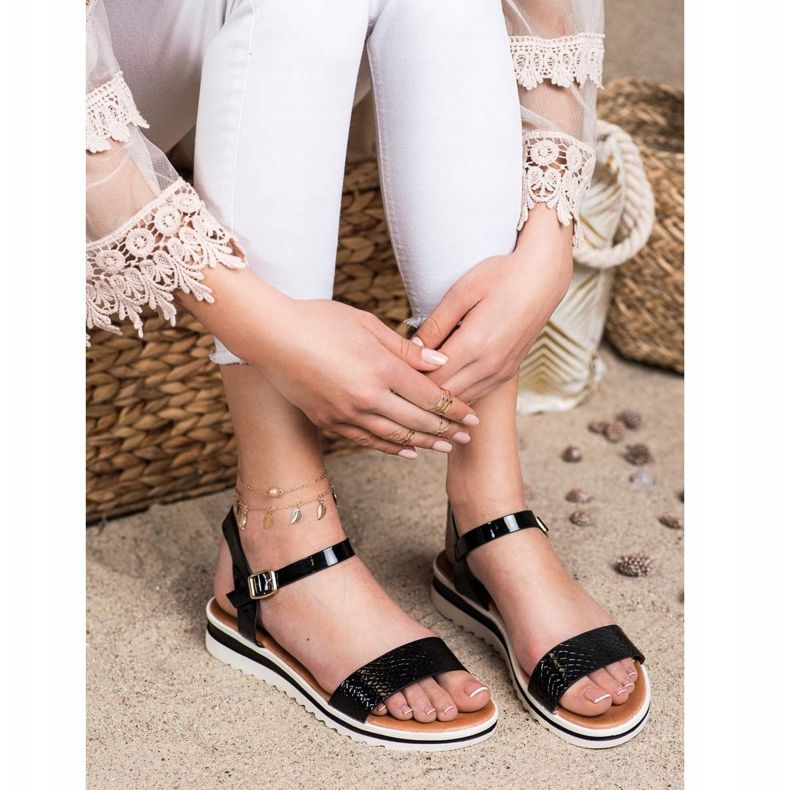 Weide Rento Lakatut Sandaalit musta 2