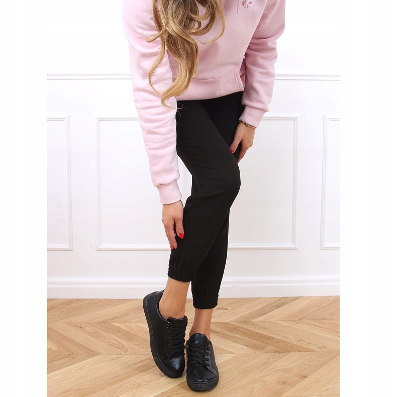 Mustat naisten lenkkarit A6021 Musta 1