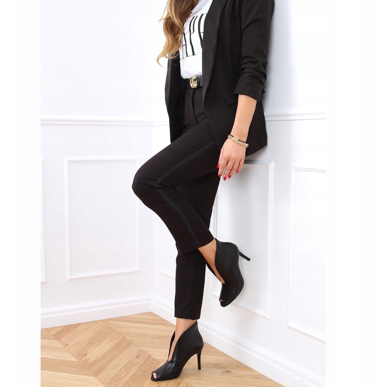 Mustat avokärkiset saappaat 9501 Musta 1