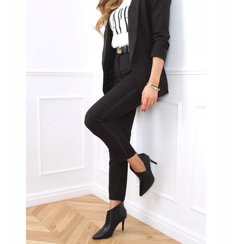 Mustat saappaat nastassa leikattu musta 9561 Musta 1