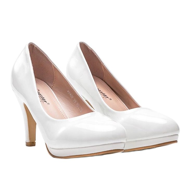 Valkoiset pumput Alisan kantapäässä valkoinen 1