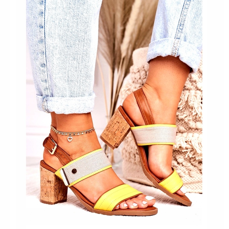 Jezzi Naisten sandaalit Cork Post Yellow 20SD35-1826 beige 2