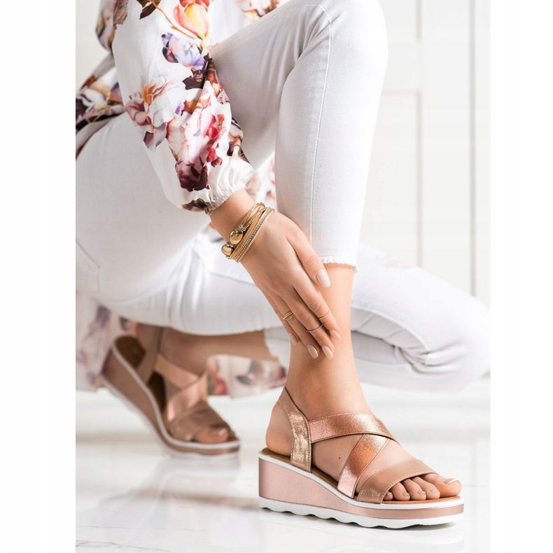 Weide Kiiltävät Wedge -sandaalit kultainen 1 Weide Kiiltävät Wedge -sandaalit kultainen 1