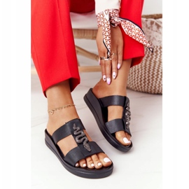 Nahkaiset kiilatossut Laura Messi 2272 musta 2