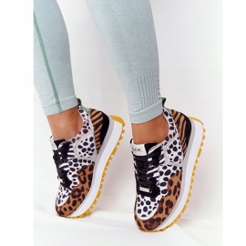 Mokkanahkaiset urheilukengät alustalla GOE HH2N4003 Ruskea valkoinen musta 2