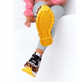 Mokkanahkaiset urheilukengät alustalla GOE HH2N4003 Ruskea valkoinen musta 1