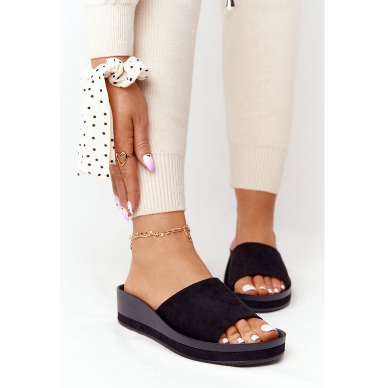 Mustat tossut Wedge Vinceza 21-17113 2