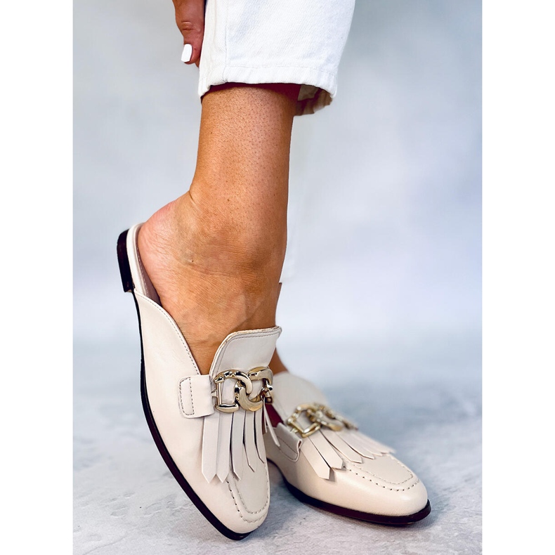 T501 Beige beige mokkasiinitossut ketjulla 1