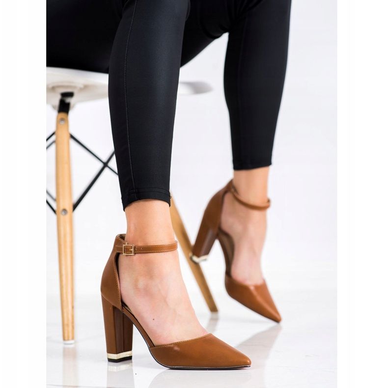 Diamantique Tyylikkäät pumput Spitzissä ruskea 1