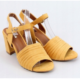 Korkeakorkoiset sandaalit hunaja 1L-19267 Keltainen 1