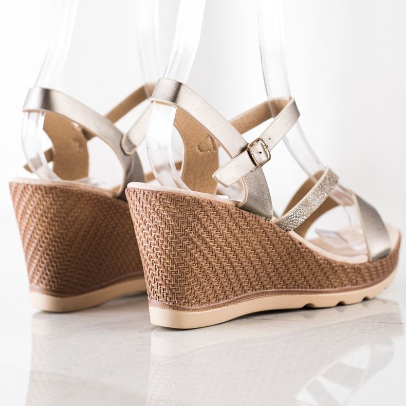 Sabatina Hopeiset sandaalit kiilassa beige 1