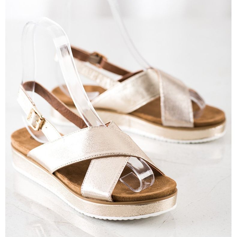 Goodin Kultaiset sandaalit alustalla kultainen 2