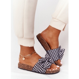 MSMG Tossut korkkipohjassa, jossa Amara -ruudullinen rusetti valkoinen musta 2