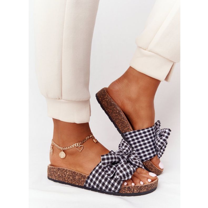 MSMG Tossut korkkipohjassa, jossa Amara -ruudullinen rusetti valkoinen musta 2