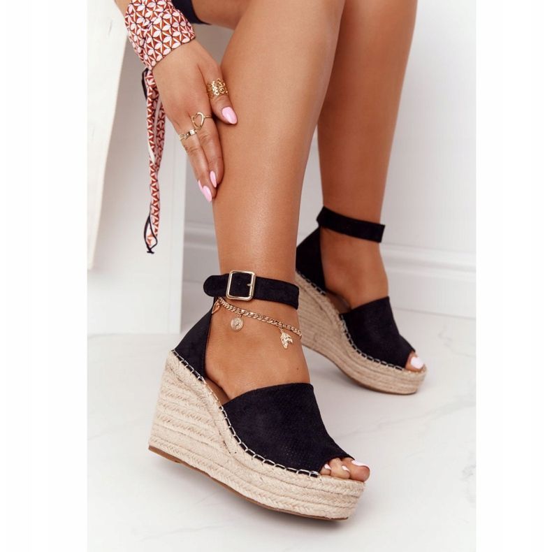 MSMG Mustat Makenna Wedge -sandaalit punoksilla 1