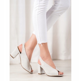 Tyylikkäät kengät postissa VINCEZA hopea 1