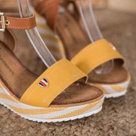 Goodin Muodikkaat kiilamaiset sandaalit ruskea monivärinen keltainen 1