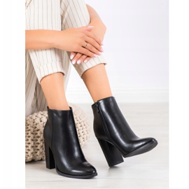 Seastar Klassiset saappaat postissa musta 2