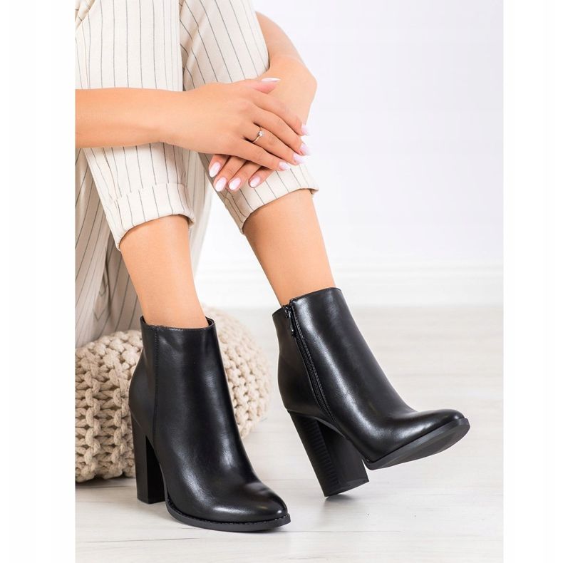 Seastar Klassiset saappaat postissa musta 2