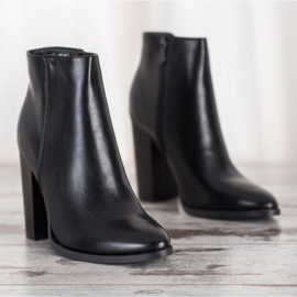 Seastar Klassiset saappaat postissa musta 1