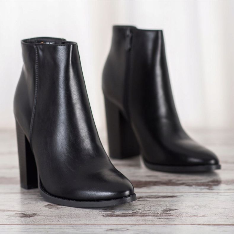 Seastar Klassiset saappaat postissa musta 1