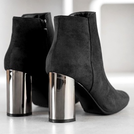 Janessa Saappaat hopealla kantapäällä musta 1