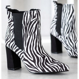 Corina Zebra Print Boot valkoinen musta 1