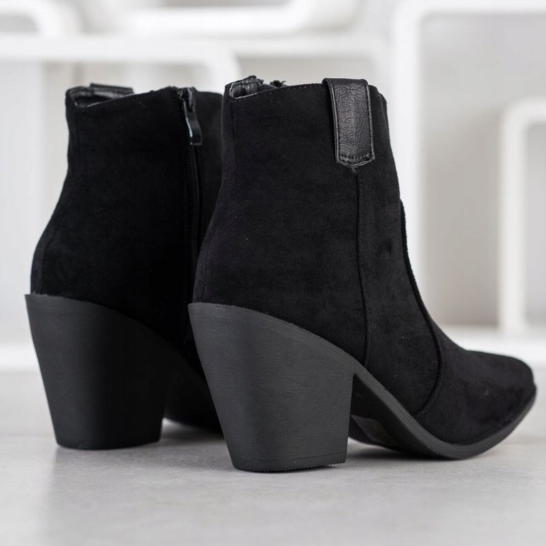 Small Swan Muodikkaat saappaat Spitzissä musta 1