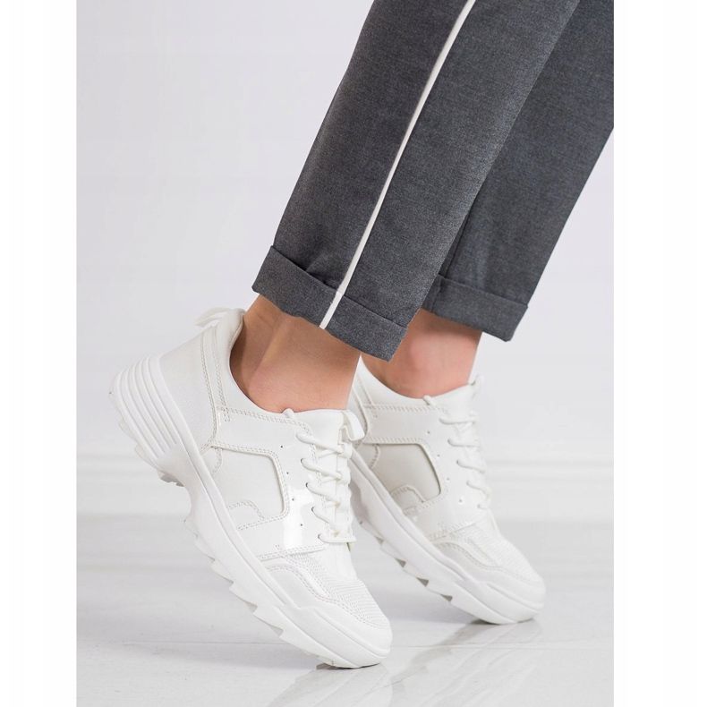 Kylie Vaalean valkoiset lenkkarit valkoinen 1