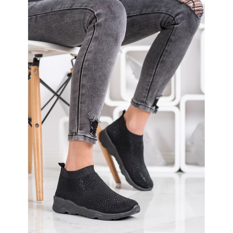 Goodin Mustat sliponit kristalleilla 2